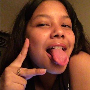 Meet your Posher, Karmela